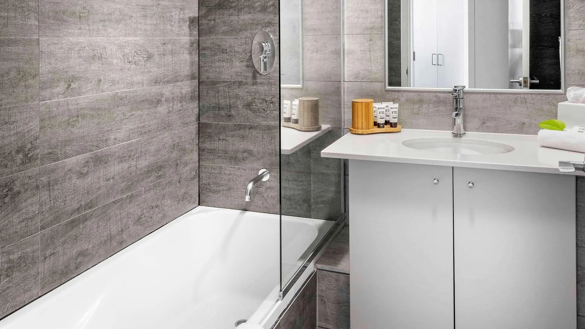 ****  The Sebel Brisbane Aparthotel Australia